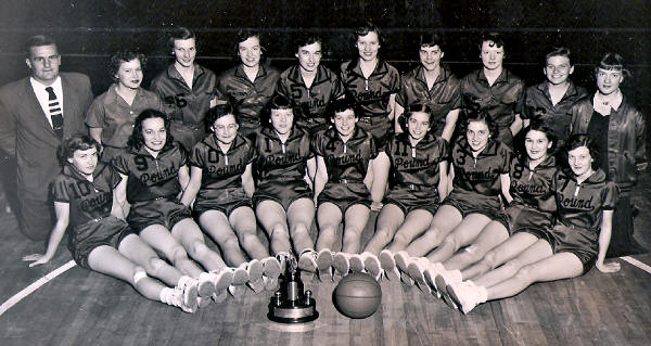 cghs-1943-basketball-girls
